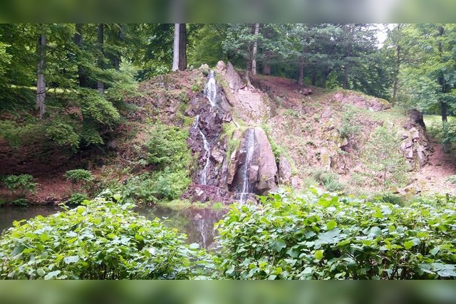 Schloss Park Altenstein Th&uuml;ringen Wasserfall