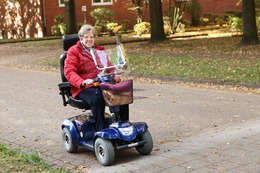 Elektromobil für Senioren: So erhalten Sie den Zuschuss Ihrer Krankenkasse
