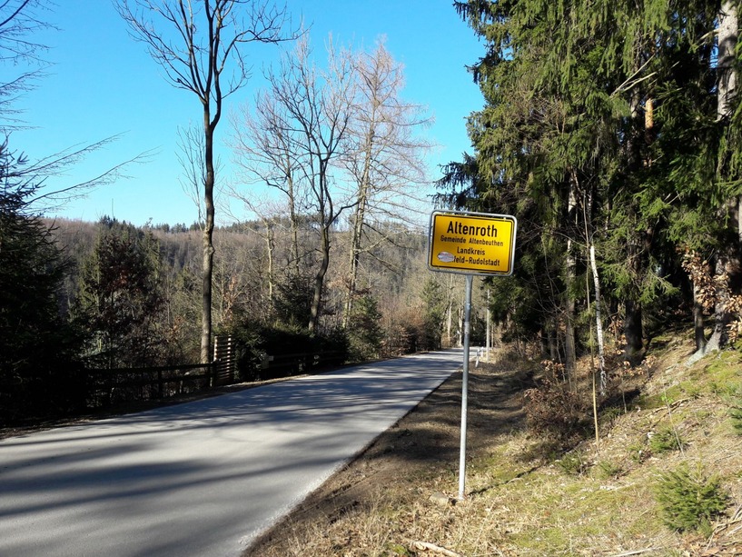 Altenroth, Ortseingang, Straße, Verkehrsschild