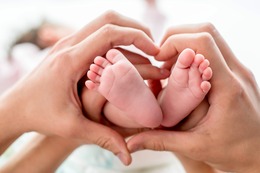 Überlebenspaket für frischgebackene Eltern: 8 Must-haves für das Care Paket zur Geburt