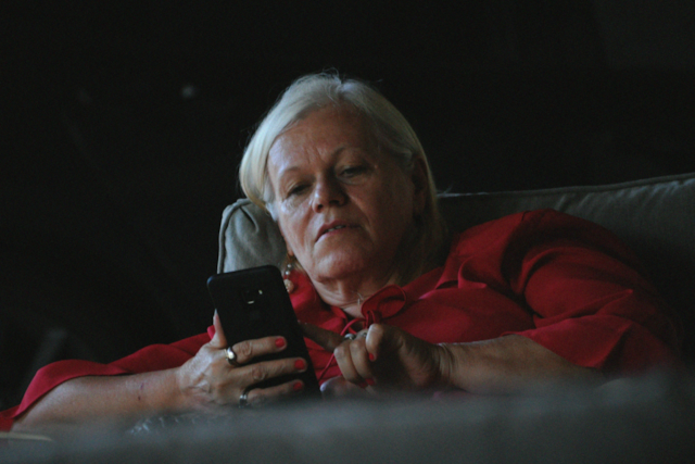 Handy vor dem Schlafen f&uuml;hrt zu schlechterem Schlaf.