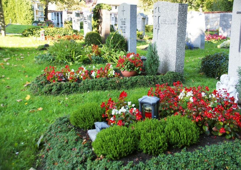 Grabbepflanzung, Grabgestaltung, symmetrisch, Rahmenbepflanzung