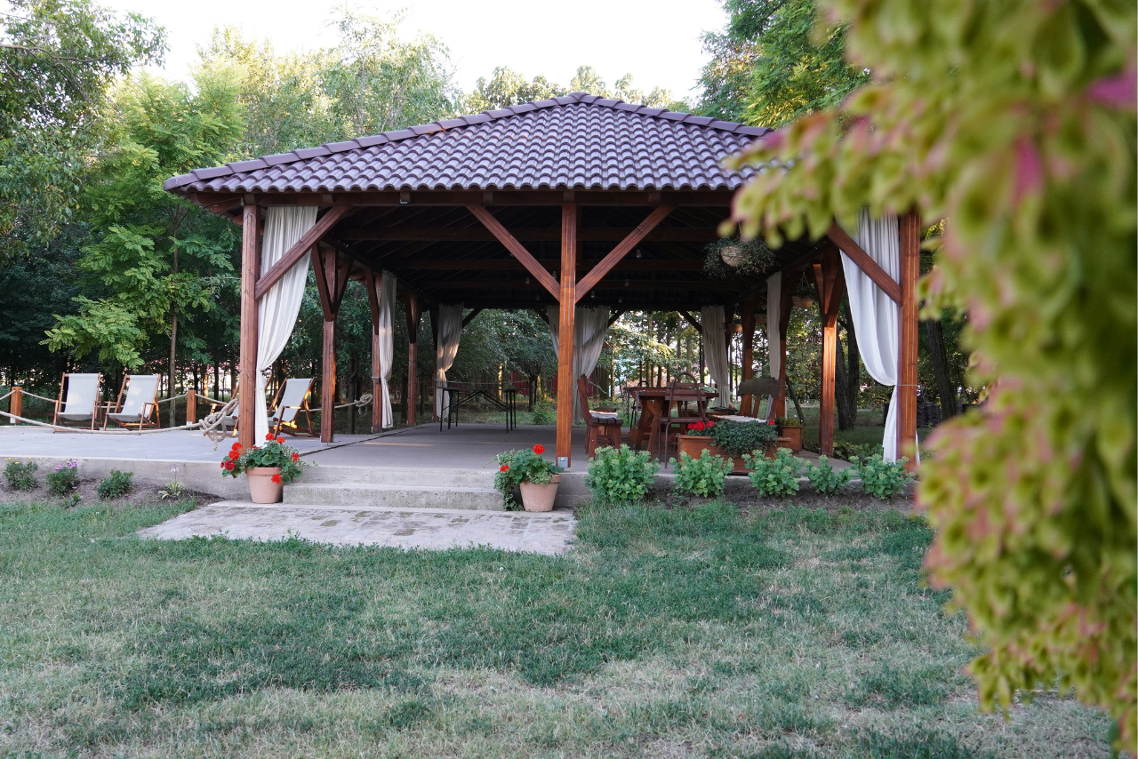 eckiger Gartenpavillion